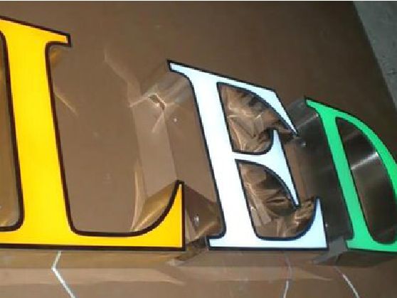巫溪介绍LED招牌的基础知识。